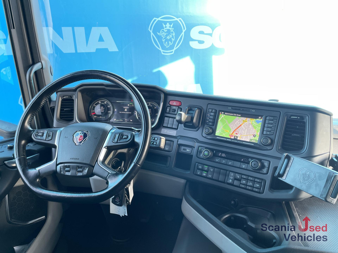 Leasing de SCANIA R 410 A4x2NA RETARDER LED NAVI SCANIA R 410 A4x2NA RETARDER LED NAVI: foto 11 Leasing de SCANIA R 410 A4x2NA RETARDER LED NAVI SCANIA R 410 A4x2NA RETARDER LED NAVI: foto 11
