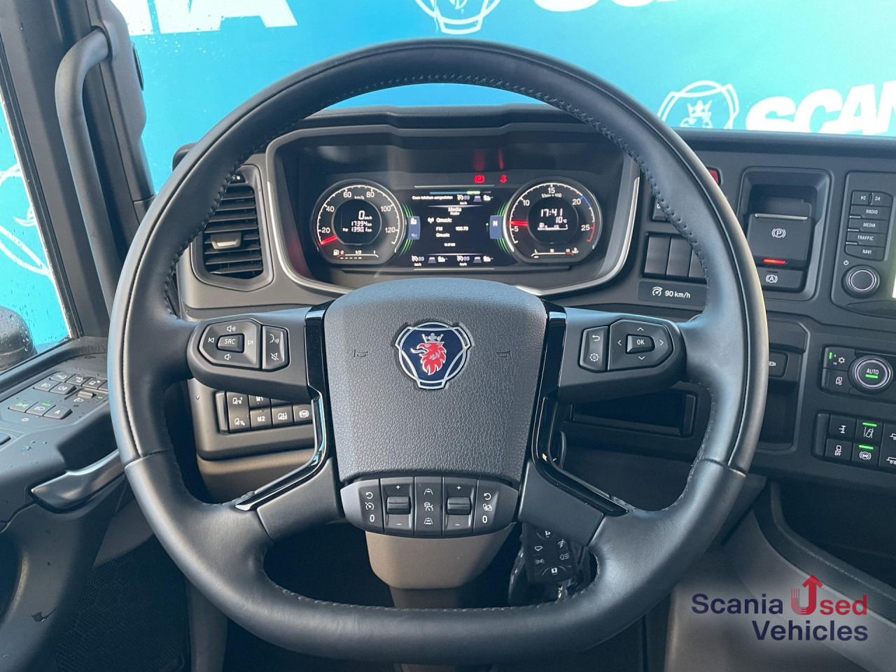 SCANIA R 420 A4x2NA DIFF LOCK CRB LED NAVI ACC VECTO 3 - Cabeza tractora: foto 2 SCANIA R 420 A4x2NA DIFF LOCK CRB LED NAVI ACC VECTO 3 - Cabeza tractora: foto 2