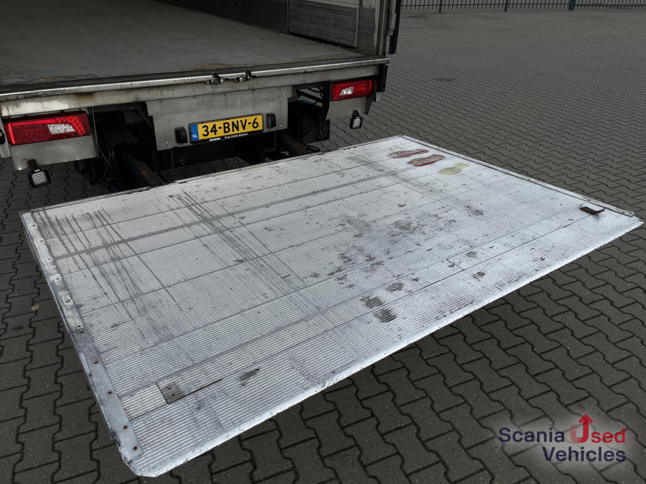 SCANIA P 250 B4x2LA FRIGO -27 TAIL LIFT 1.5T 815X251X244C - Camión frigorífico: foto 4 SCANIA P 250 B4x2LA FRIGO -27 TAIL LIFT 1.5T 815X251X244C - Camión frigorífico: foto 4