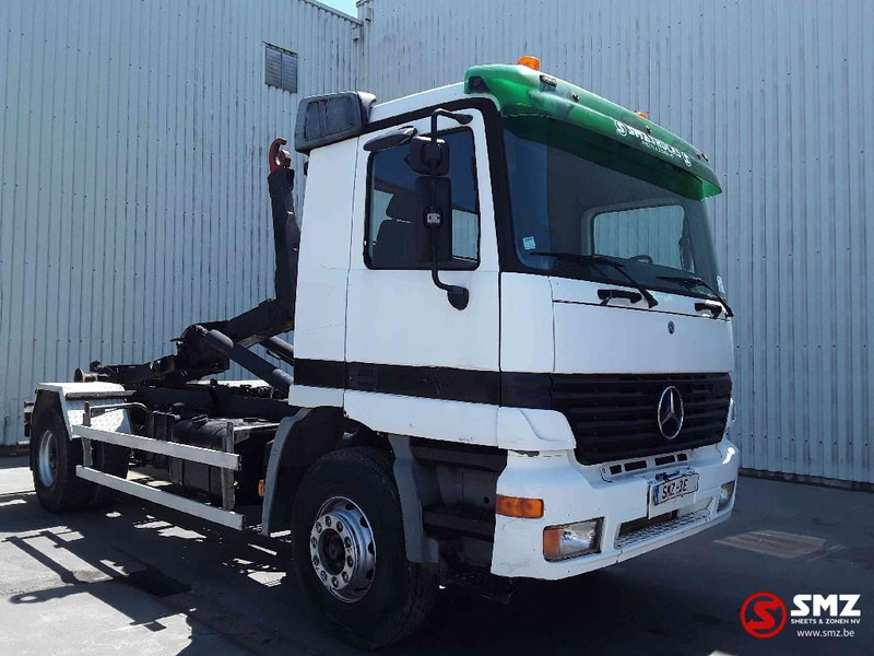 Mercedes-Benz Actros 1831 manual lames airco - Camión portacontenedore/ Intercambiable: foto 1 Mercedes-Benz Actros 1831 manual lames airco - Camión portacontenedore/ Intercambiable: foto 1