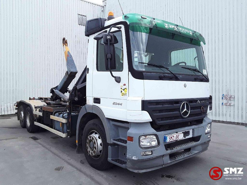 Mercedes-Benz Actros 2544 hiab 102.2 remote hook retarder - Camión portacontenedore/ Intercambiable, Camión grúa: foto 1 Mercedes-Benz Actros 2544 hiab 102.2 remote hook retarder - Camión portacontenedore/ Intercambiable, Camión grúa: foto 1