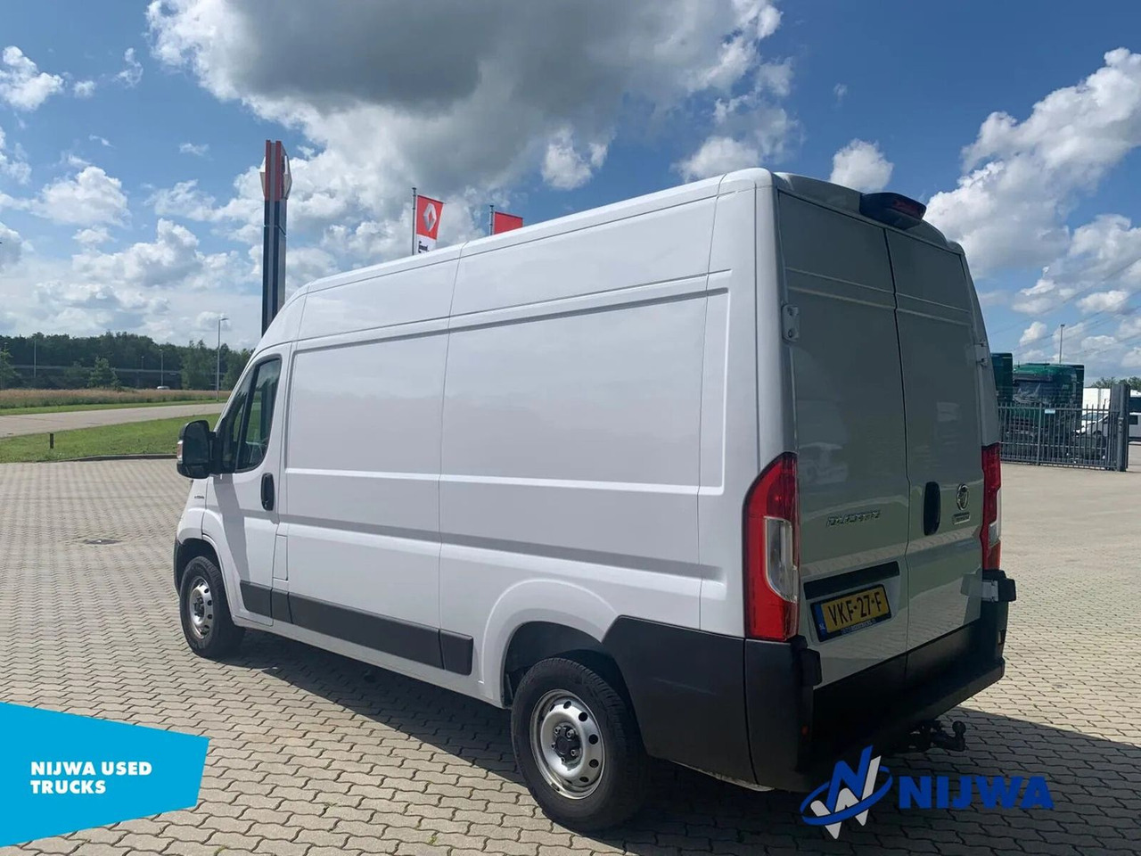Fiat Ducato L2H2 Trekhaak + Airco Kasten - Furgoneta pequeña: foto 4 Fiat Ducato L2H2 Trekhaak + Airco Kasten - Furgoneta pequeña: foto 4