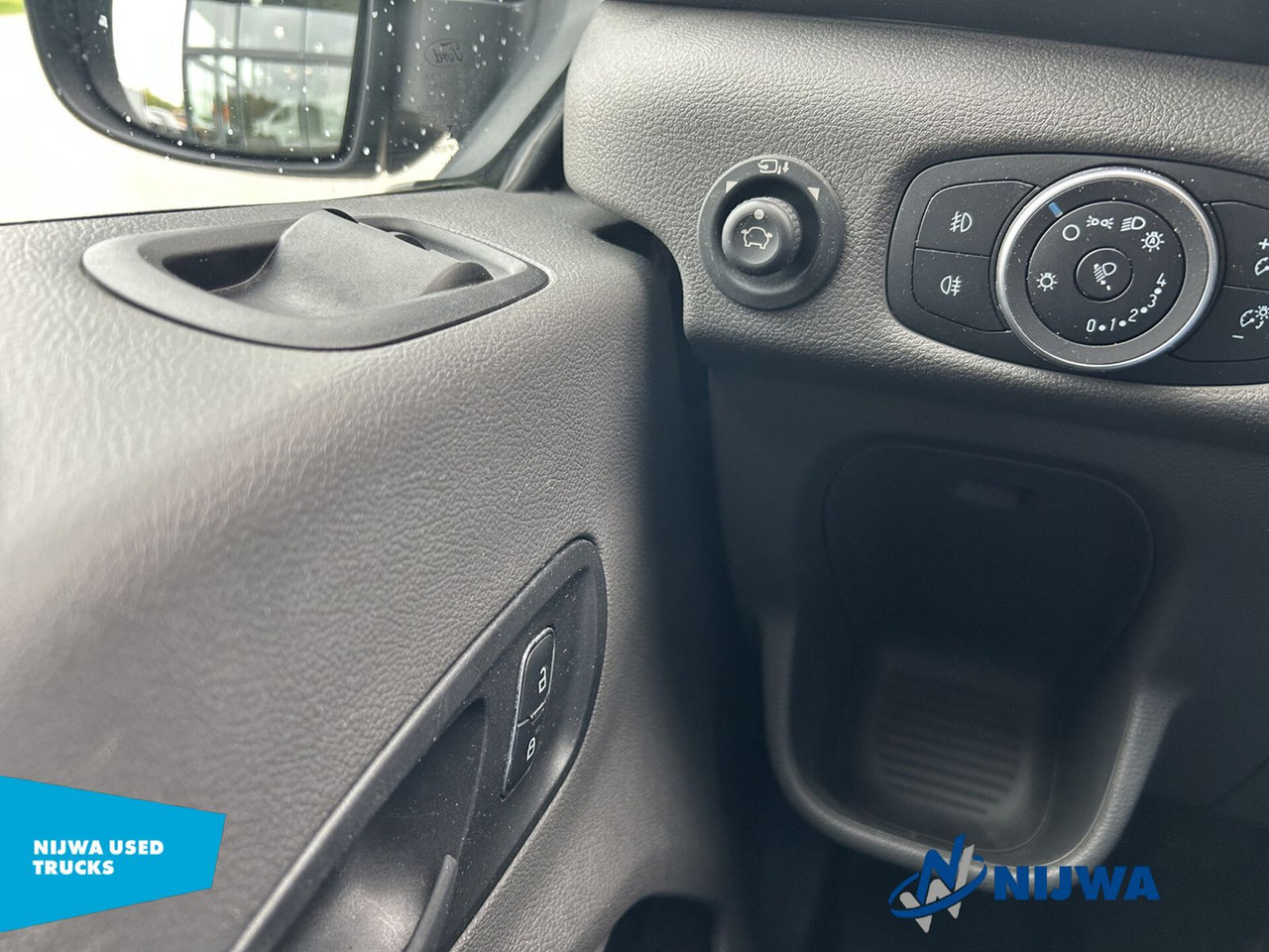 Furgón Ford Transit 350 L2H3 Limited Trekhaak + Navigatie: foto 15