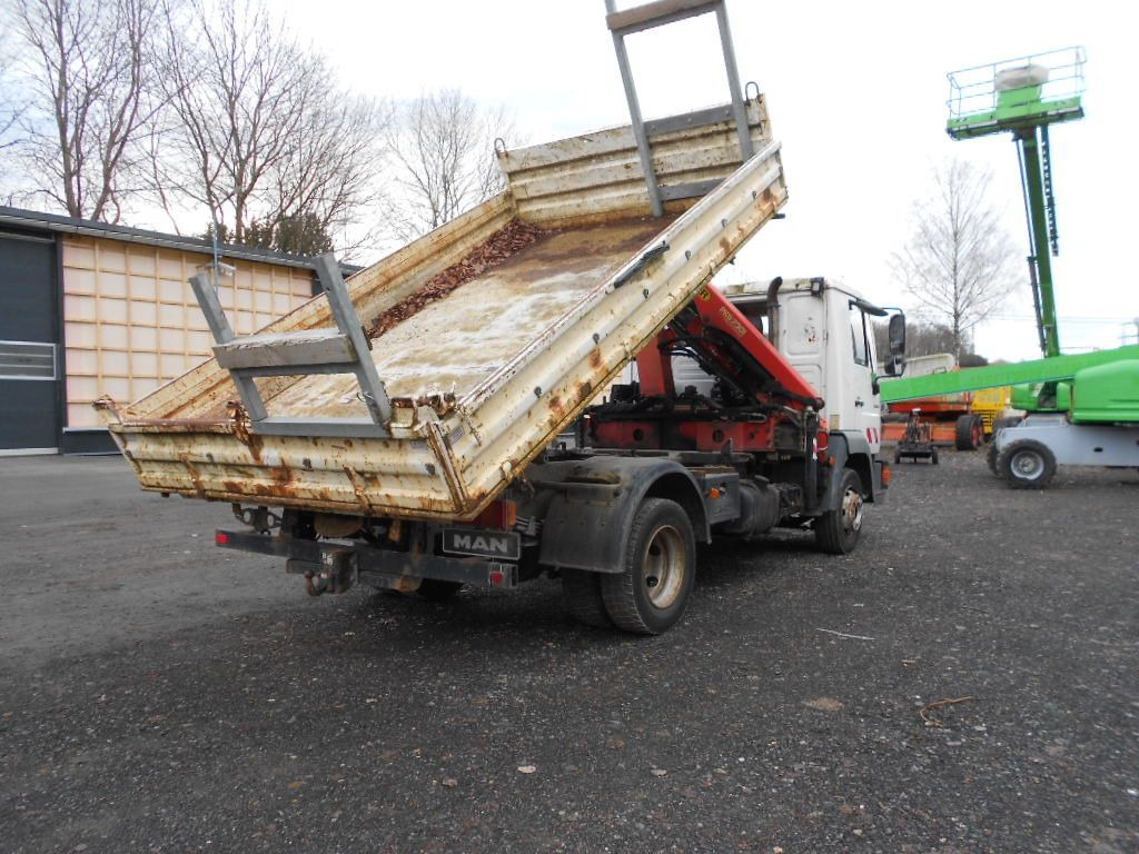 MAN MAN LE8.150 mit Palfinger PKG7001 MAN LE8.150 mit Palfinger PKG7001 - Camión volquete, Camión grúa: foto 4 MAN MAN LE8.150 mit Palfinger PKG7001 MAN LE8.150 mit Palfinger PKG7001 - Camión volquete, Camión grúa: foto 4