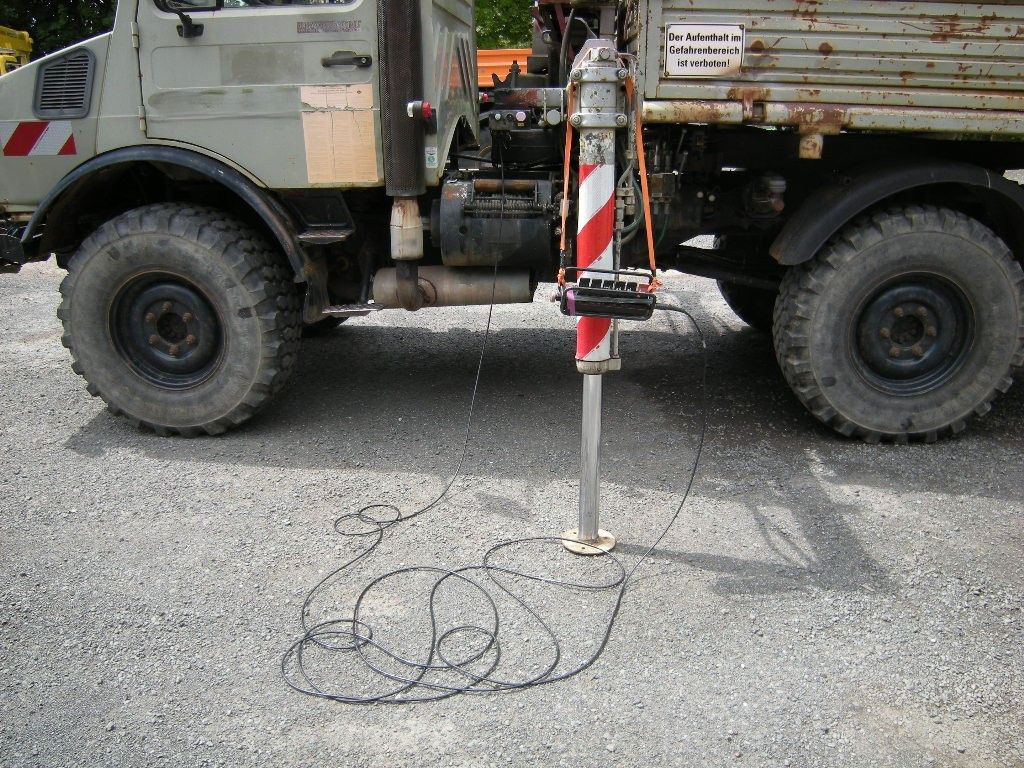 Mercedes-Benz Unimog U1250 mit Kran MKG 105 - Furgoneta basculante: foto 5 Mercedes-Benz Unimog U1250 mit Kran MKG 105 - Furgoneta basculante: foto 5