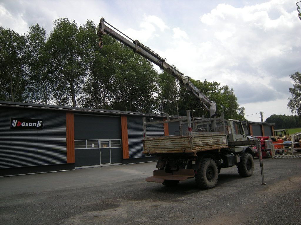 Mercedes-Benz Unimog U1250 mit Kran MKG 105 - Furgoneta basculante: foto 2 Mercedes-Benz Unimog U1250 mit Kran MKG 105 - Furgoneta basculante: foto 2