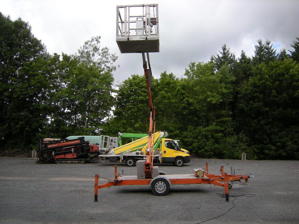 Moog Anhänge Arbeitsbühne, AH 13,5m - Camión con plataforma elevadora: foto 4 Moog Anhänge Arbeitsbühne, AH 13,5m - Camión con plataforma elevadora: foto 4