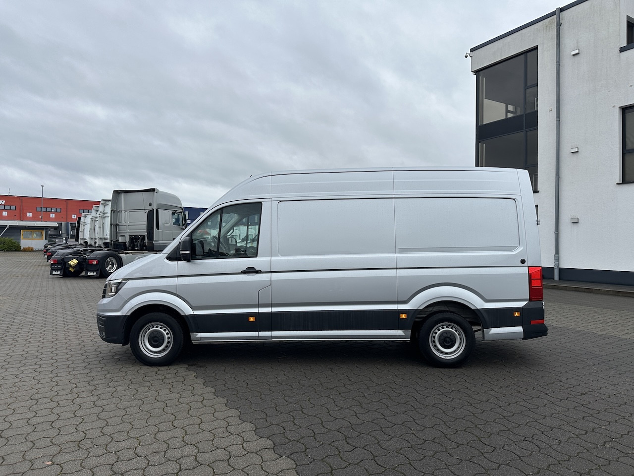 VW Crafter 2.0 TDI Kasten hoch   AHK   RFK   PDC   FSE   BT - Furgoneta: foto 3 VW Crafter 2.0 TDI Kasten hoch   AHK   RFK   PDC   FSE   BT - Furgoneta: foto 3
