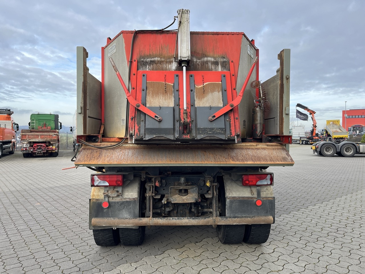 Camión volquete MAN 35.430 8x4    Intarder   Analog Tacho   Bordmatik: foto 6