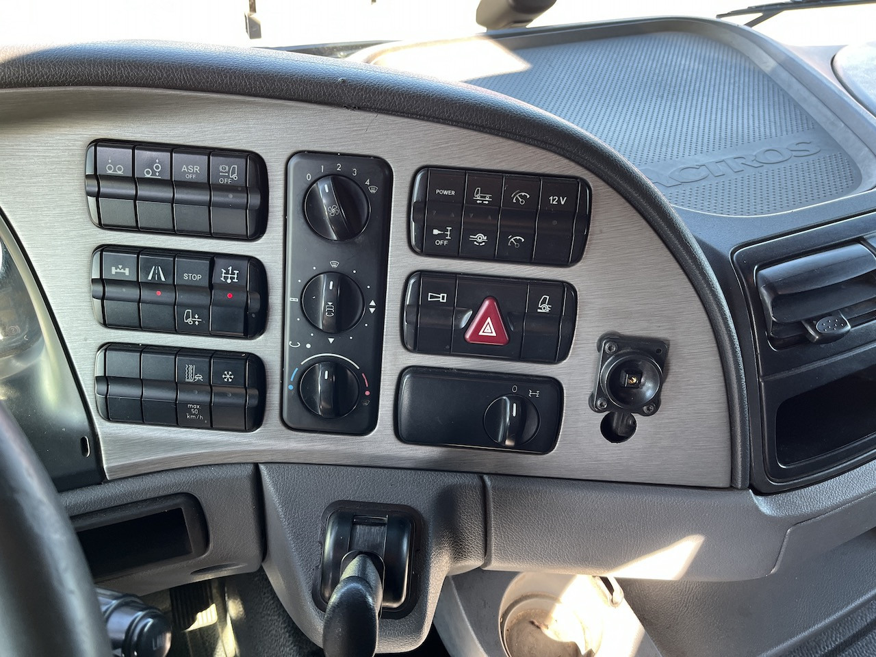 Mercedes-Benz 2541 6x2 Atlas 135.2E Pritsche 8,20 m - Camión caja abierta, Camión grúa: foto 5 Mercedes-Benz 2541 6x2 Atlas 135.2E Pritsche 8,20 m - Camión caja abierta, Camión grúa: foto 5