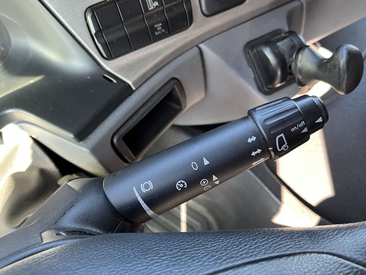 Mercedes-Benz 2541 6x2 Atlas 135.2E Pritsche 8,20 m - Camión lona, Camión grúa: foto 4 Mercedes-Benz 2541 6x2 Atlas 135.2E Pritsche 8,20 m - Camión lona, Camión grúa: foto 4