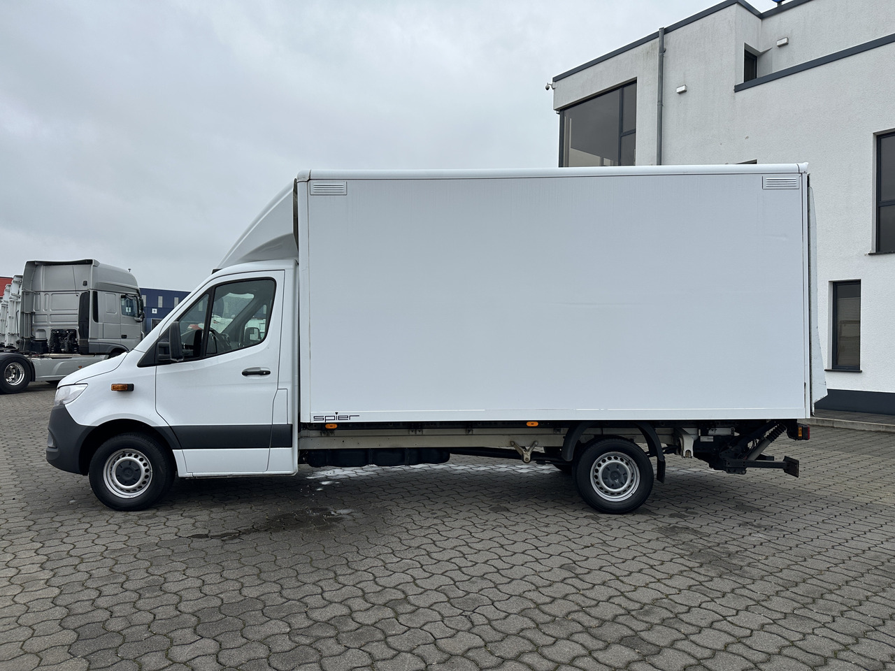 Mercedes-Benz Sprinter 319 CDI Koffer LBW RFK SH Tempomat - Furgoneta caja cerrada: foto 4 Mercedes-Benz Sprinter 319 CDI Koffer LBW RFK SH Tempomat - Furgoneta caja cerrada: foto 4