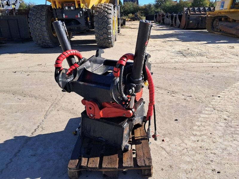 ROTOTILT R5 - Implemento para Maquinaria de construcción: foto 1 ROTOTILT R5 - Implemento para Maquinaria de construcción: foto 1