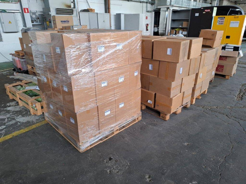 Komatsu 6125-81-7032 - Motor para Maquinaria de construcción: foto 2 Komatsu 6125-81-7032 - Motor para Maquinaria de construcción: foto 2