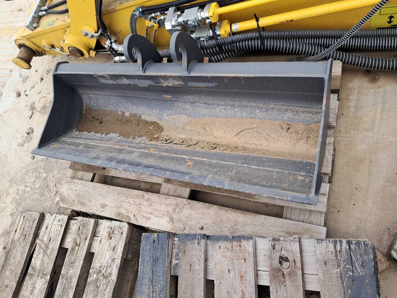 Komatsu PC24MR-5 NEW BUCKET SET + QC - Cazo para Maquinaria de construcción: foto 2 Komatsu PC24MR-5 NEW BUCKET SET + QC - Cazo para Maquinaria de construcción: foto 2