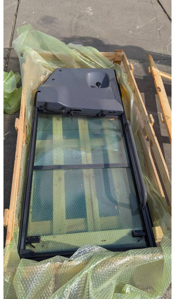 Komatsu WA100-5 DOOR ASSY 417-926-3106 - Cabina e interior para Maquinaria de construcción: foto 3 Komatsu WA100-5 DOOR ASSY 417-926-3106 - Cabina e interior para Maquinaria de construcción: foto 3