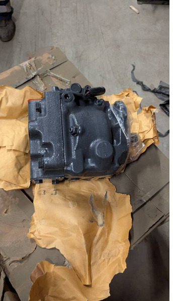 Komatsu WA380-6 or WA430-6 hydraulic pump 708-1W-41570 - Hidráulica para Maquinaria de construcción: foto 2 Komatsu WA380-6 or WA430-6 hydraulic pump 708-1W-41570 - Hidráulica para Maquinaria de construcción: foto 2