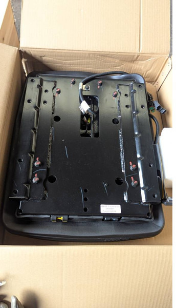 Komatsu WA380-8 SEAT ASS'Y 421-S33-6790 - Cabina e interior para Maquinaria de construcción: foto 3 Komatsu WA380-8 SEAT ASS'Y 421-S33-6790 - Cabina e interior para Maquinaria de construcción: foto 3