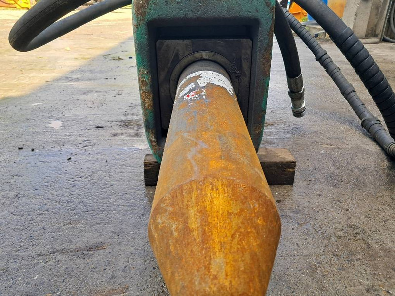 MONTABERT M900 - Martillo hidráulico para Maquinaria de construcción: foto 4 MONTABERT M900 - Martillo hidráulico para Maquinaria de construcción: foto 4