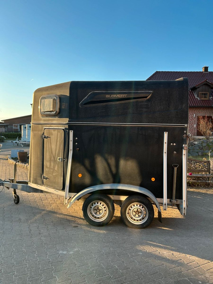 Blomert Vollpoly 2 Pferde mit Sattelkammer - Remolque para caballos: foto 2 Blomert Vollpoly 2 Pferde mit Sattelkammer - Remolque para caballos: foto 2