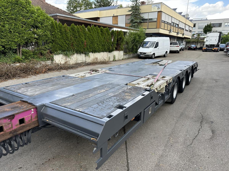 Broshuis Tele Semi Tieflader Luft 4.5 m auszieh u. 3 m verb Tele Semi Tieflader Luft 4.5 m auszieh u. 3 m verbreiterb. - Semirremolque góndola rebajadas: foto 5 Broshuis Tele Semi Tieflader Luft 4.5 m auszieh u. 3 m verb Tele Semi Tieflader Luft 4.5 m auszieh u. 3 m verbreiterb. - Semirremolque góndola rebajadas: foto 5