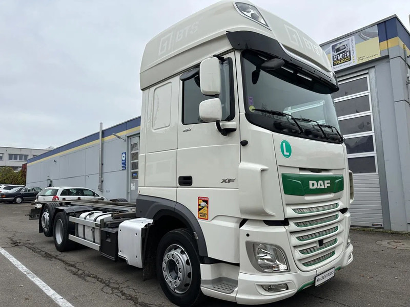 Camión portacontenedore/ Intercambiable DAF XF 106 450 SSC 6X2* 4 St.! *Jumbo*E6D*Multi*VANTEC: foto 8