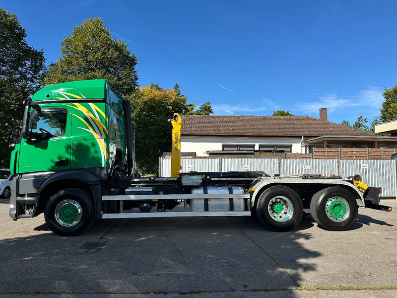 Camión multibasculante Mercedes-Benz Arocs 2551 6X4*HAD*Abroller *Palfinger*Euro6D*Intarder: foto 13 Camión multibasculante Mercedes-Benz Arocs 2551 6X4*HAD*Abroller *Palfinger*Euro6D*Intarder: foto 13
