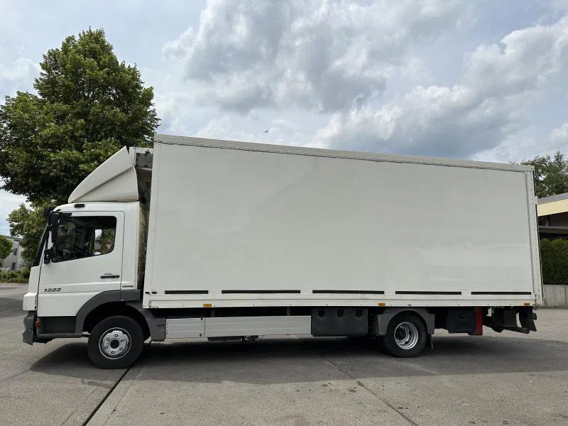 Mercedes-Benz Atego 1222 L Kühl-LKW Klima - Camión frigorífico: foto 2 Mercedes-Benz Atego 1222 L Kühl-LKW Klima - Camión frigorífico: foto 2