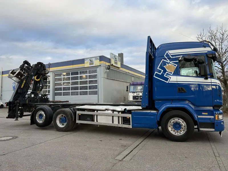 Scania 6x2 Kurzholz LOGLIFT 125 ZT 93 - Camión forestal: foto 1 Scania 6x2 Kurzholz LOGLIFT 125 ZT 93 - Camión forestal: foto 1