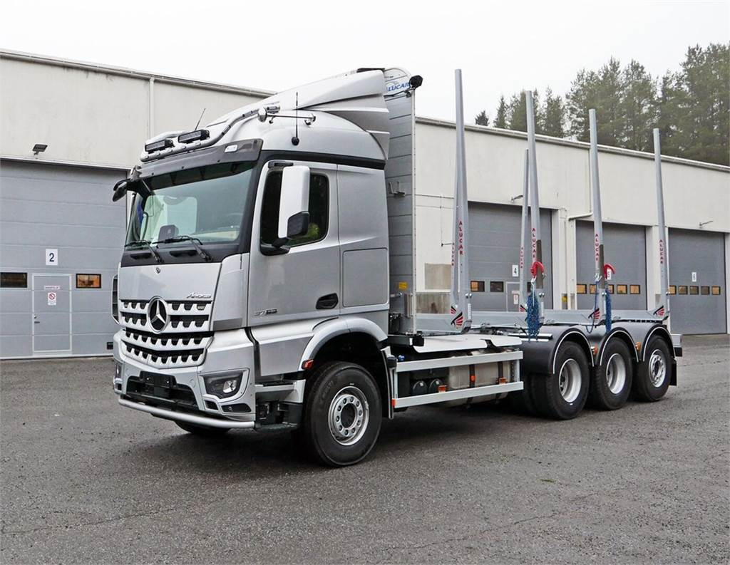 Mercedes-Benz Arocs 3663L 8x4 ENA UUSI ALUCAR- puuauto - Camión forestal: foto 1 Mercedes-Benz Arocs 3663L 8x4 ENA UUSI ALUCAR- puuauto - Camión forestal: foto 1