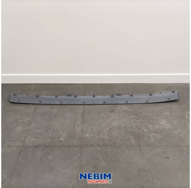 Volvo Volvo - 21443695 - Zonneklep sierlijst zilver FH16 - Piezas de recambio para Camión: foto 2 Volvo Volvo - 21443695 - Zonneklep sierlijst zilver FH16 - Piezas de recambio para Camión: foto 2