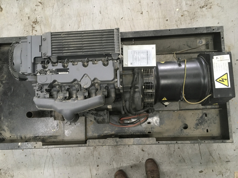 Deutz BF4L2011 GENERATOR 40KVA NEW - Generador industriale: foto 4 Deutz BF4L2011 GENERATOR 40KVA NEW - Generador industriale: foto 4