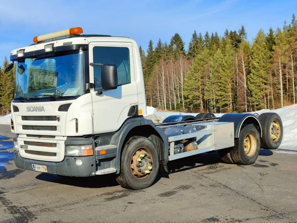 Scania P 320 - Camión chasis: foto 1 Scania P 320 - Camión chasis: foto 1