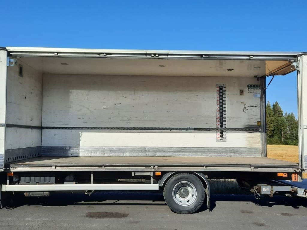 Volvo FL 240 - Camión caja cerrada: foto 5 Volvo FL 240 - Camión caja cerrada: foto 5