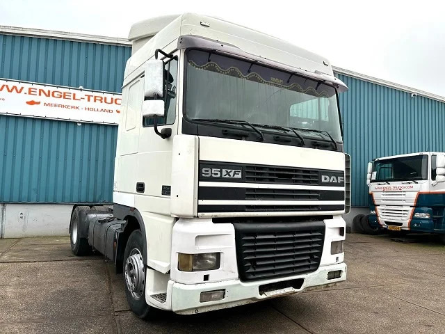 DAF 95.380 XF SPACECAB (EURO 2 (MECHANICAL PUMP & INJECTORS) / ZF16 MANUAL GEARBOX / AIRCONDITIONING) - Cabeza tractora: foto 2 DAF 95.380 XF SPACECAB (EURO 2 (MECHANICAL PUMP & INJECTORS) / ZF16 MANUAL GEARBOX / AIRCONDITIONING) - Cabeza tractora: foto 2