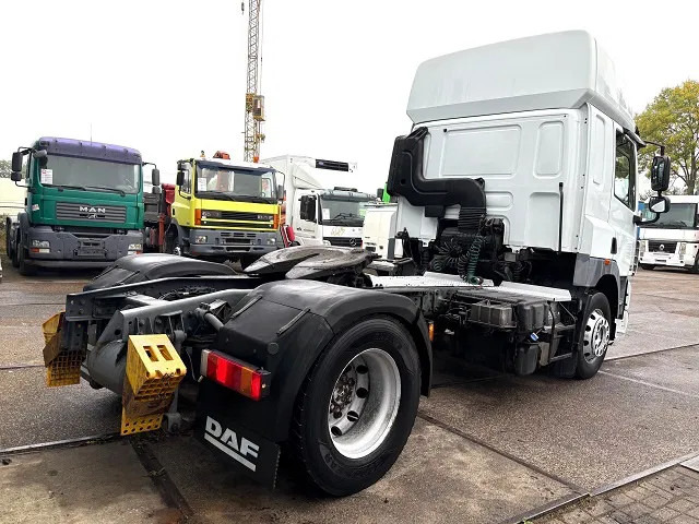 DAF CF 85.460 SPACECAB 4x2 (AS-TRONIC / MX-BRAKE / AIRCONDITIONING / ADR-VLG / FRIDGE / EURO 5 / ETC.) - Cabeza tractora: foto 3 DAF CF 85.460 SPACECAB 4x2 (AS-TRONIC / MX-BRAKE / AIRCONDITIONING / ADR-VLG / FRIDGE / EURO 5 / ETC.) - Cabeza tractora: foto 3