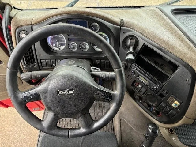 Cabeza tractora DAF XF 105.460 SPACECAB (ZF16 MANUAL GEARBOX / MX-BRAKE / 870+430 LITER TANK / AIRCONDITIONING / FRIDGE): foto 6