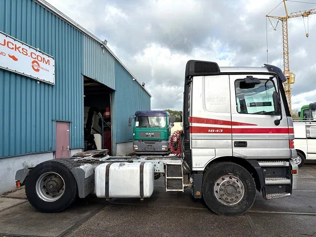 Mercedes-Benz Actros 1843 LS SLEEPERCAB (MP1) (ZF16 MANUAL GEARBOX / REDUCTION AXLE / AIRCONDITIONING / ETC.) - Cabeza tractora: foto 4 Mercedes-Benz Actros 1843 LS SLEEPERCAB (MP1) (ZF16 MANUAL GEARBOX / REDUCTION AXLE / AIRCONDITIONING / ETC.) - Cabeza tractora: foto 4