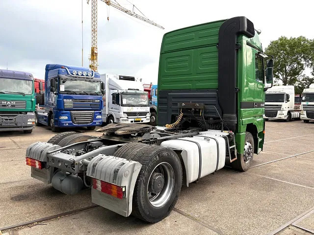 Mercedes-Benz Actros 1848 V8 MEGASPACE (EPS WITH CLUTCH (3 PEDALS) / REDUCTION AXLE / FRIDGE / ETC.) - Cabeza tractora: foto 3 Mercedes-Benz Actros 1848 V8 MEGASPACE (EPS WITH CLUTCH (3 PEDALS) / REDUCTION AXLE / FRIDGE / ETC.) - Cabeza tractora: foto 3