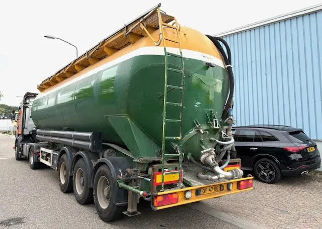 Feldbinder KIP48 3 3-AXLE 48M3 KIPPING SILO TRAILER (SAF AXLES / DRUM BRAKES / 4 COMPARTMENTS) - Semirremolque cisterna: foto 4 Feldbinder KIP48 3 3-AXLE 48M3 KIPPING SILO TRAILER (SAF AXLES / DRUM BRAKES / 4 COMPARTMENTS) - Semirremolque cisterna: foto 4