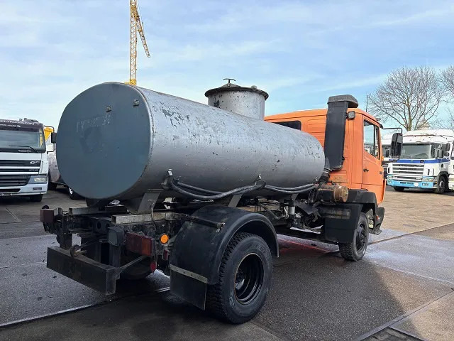Mercedes-Benz 914 KO RHD 4x2 FULL STEEL TANK TRUCK (6-CILINDER ENGINE / MANUAL GEARBOX / FULL STEEL SUSPENSION) - Camión cisterna: foto 3 Mercedes-Benz 914 KO RHD 4x2 FULL STEEL TANK TRUCK (6-CILINDER ENGINE / MANUAL GEARBOX / FULL STEEL SUSPENSION) - Camión cisterna: foto 3