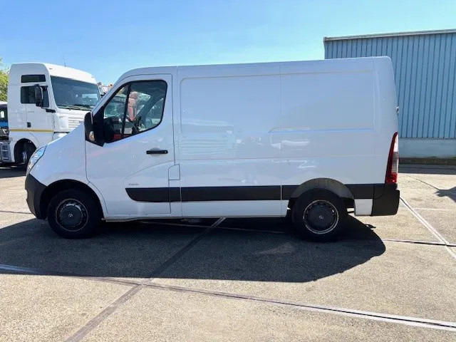 Opel Movano T3300 2.4CDTI L1H1 (EURO 6 / 6 GEARS MANUAL GEARBOX / AIRCONDITIONING / APPLE CARPLAY / REAR VIEW CAMERA / ETC) - Furgoneta pequeña: foto 5 Opel Movano T3300 2.4CDTI L1H1 (EURO 6 / 6 GEARS MANUAL GEARBOX / AIRCONDITIONING / APPLE CARPLAY / REAR VIEW CAMERA / ETC) - Furgoneta pequeña: foto 5