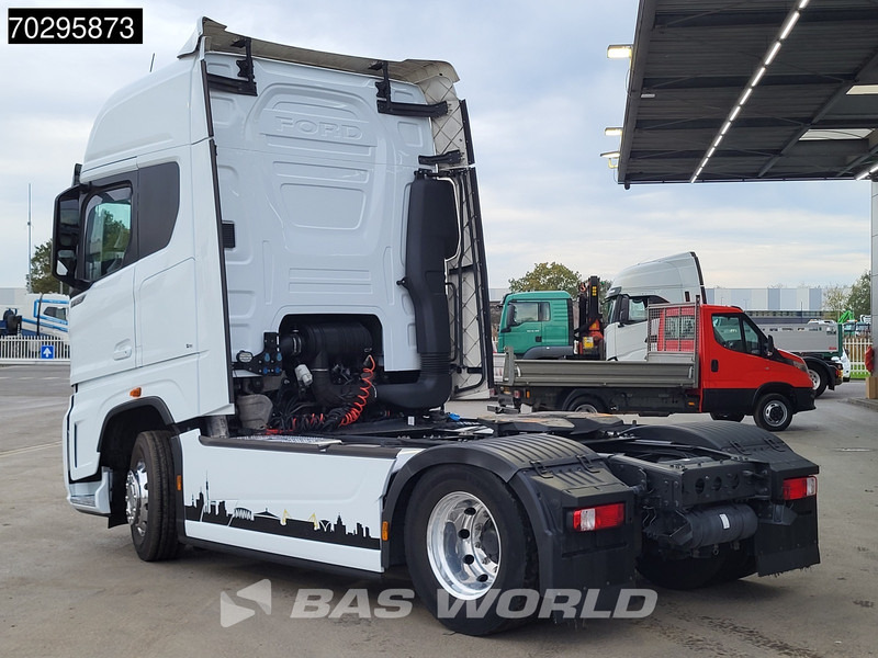 Ford F-Max 500 4X2 Retarder 2x Tanks Standklima Euro 6 - Cabeza tractora: foto 2 Ford F-Max 500 4X2 Retarder 2x Tanks Standklima Euro 6 - Cabeza tractora: foto 2