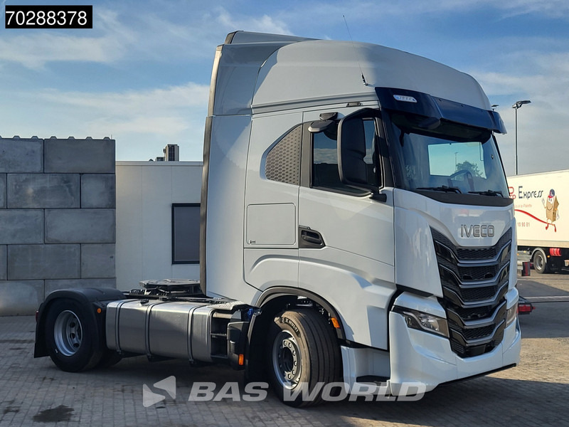 Iveco S-way 580 4X2 NEW! 2x Tanks Navi ACC Standklima - Cabeza tractora: foto 2 Iveco S-way 580 4X2 NEW! 2x Tanks Navi ACC Standklima - Cabeza tractora: foto 2