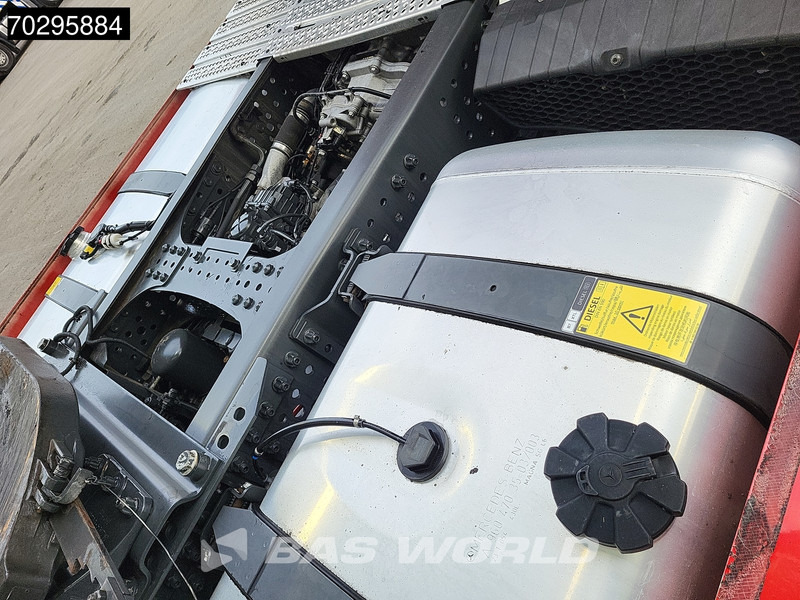 Cabeza tractora Mercedes-Benz Actros 1858 4X2 GigaSpace Retarder 2xTanks Leather Standairco PPC Navi ACC Euro 6: foto 14