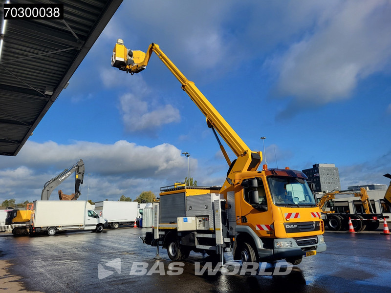 DAF LF45.180 LF 4X2 NL-Truck Ruthmann 18mtr Telescopic Arm Hubarbeitsbühne Automatic Euro 5 - Camión grúa: foto 3 DAF LF45.180 LF 4X2 NL-Truck Ruthmann 18mtr Telescopic Arm Hubarbeitsbühne Automatic Euro 5 - Camión grúa: foto 3