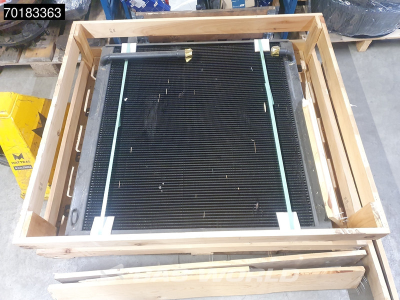 Doosan K1003693A TRANSMISSION COOLER, OIL K1003693A - Implemento: foto 2 Doosan K1003693A TRANSMISSION COOLER, OIL K1003693A - Implemento: foto 2