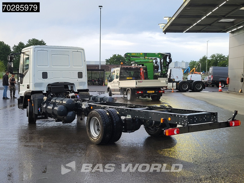Iveco Eurocargo 120LE210 4X2 NEW 12tons chassis! CNG Engine TELMA Retarder Manual Euro 6 - Camión chasis: foto 2 Iveco Eurocargo 120LE210 4X2 NEW 12tons chassis! CNG Engine TELMA Retarder Manual Euro 6 - Camión chasis: foto 2