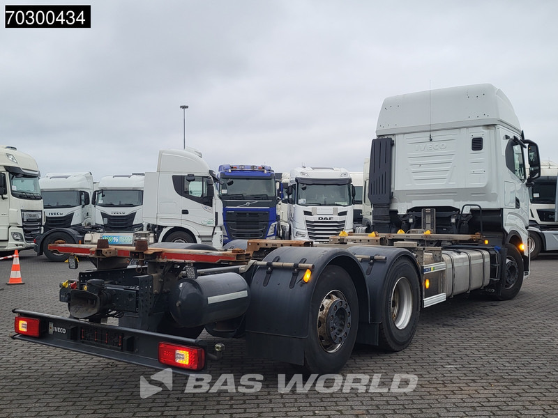 Camión portacontenedore/ Intercambiable Iveco S-Way 510 6X2 Retarder Full Air Lift Axle BDF Euro 6: foto 12 Camión portacontenedore/ Intercambiable Iveco S-Way 510 6X2 Retarder Full Air Lift Axle BDF Euro 6: foto 12