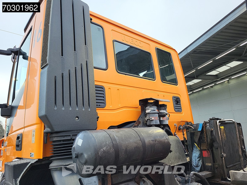 Iveco Trakker 410 6X4 5m3 Meiller 3-way tipper Lift+Steering axle Big-Axle Euro 5 - Camión volquete: foto 3 Iveco Trakker 410 6X4 5m3 Meiller 3-way tipper Lift+Steering axle Big-Axle Euro 5 - Camión volquete: foto 3